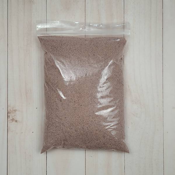 Dekorhomok testszín kvarchomok, szemcseméret 0,4-0,8 mm, 30 g csomagolás.