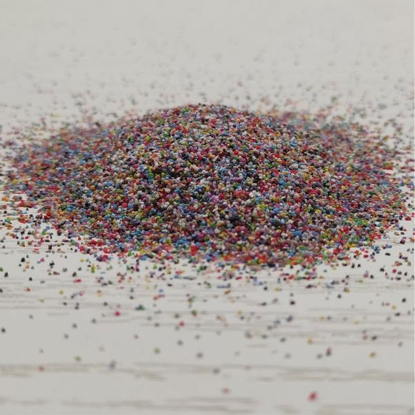 Dekorhomok kevert, színes kvarchomok, 0,4-0,8 mm szemcseméret, 30 g.