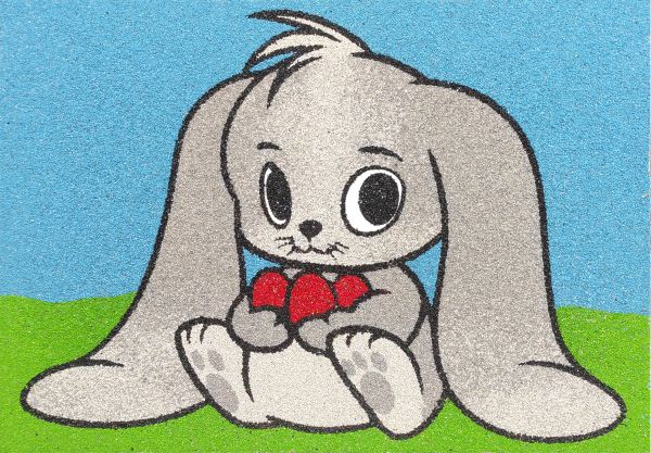 Nagyfülű nyúl homokkép gyerekeknek, színes homokból készült kézműves művészeti projekt.